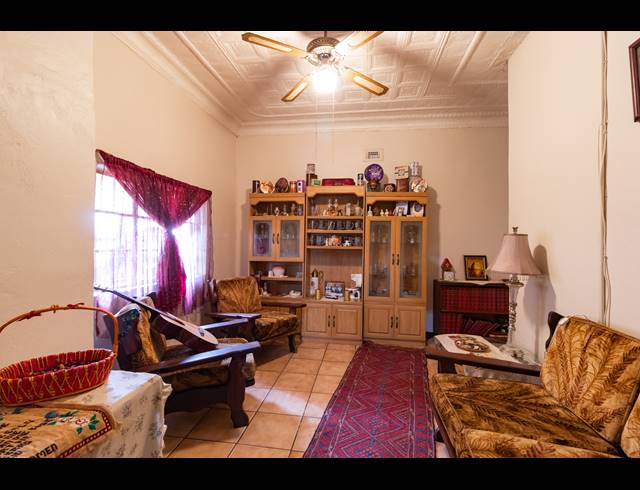 1,995M² SMALLHOLDING FOR SALE IN VISCHKUIL